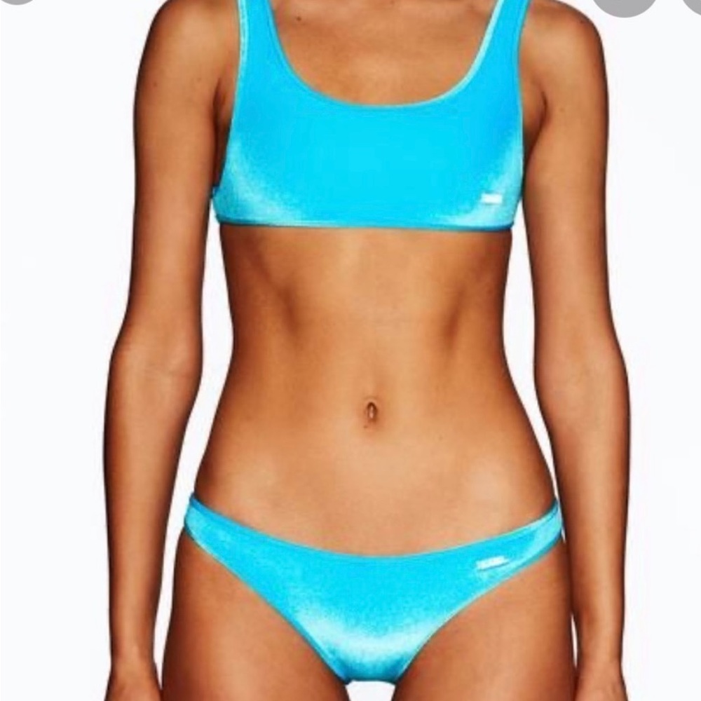 Bright blue triangl bikini in great condition